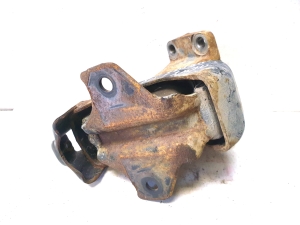 TOYOTA Hilux (2015–2020) Engine mount 34123610L020 - 2