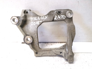 TOYOTA Hilux (2015–2020) Halter für Klimakompressor GD660