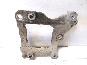 TOYOTA Hilux (2015–2020) Halter für Klimakompressor GD660 - 3
