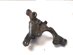 TOYOTA Hilux (2015–2020) Motorhalter B579N4