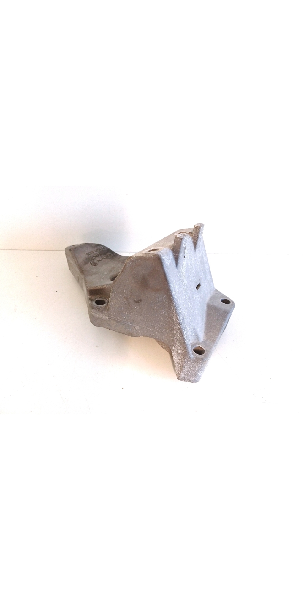 Ford Ranger (2015–2026) Lichtmaschinenhalter BK3Q10239AF Ford Ranger (2015–2026) Lichtmaschinenhalter BK3Q10239AF