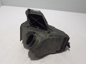   Boîtier de filtre à air  - 8K0133837BJ 