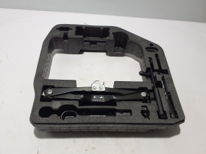   Bac à outils de coffre et ses pièces  - 8T0012109A 