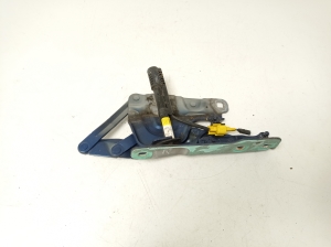   Charnière de capot moteur 