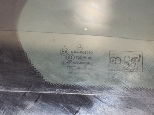 Mercedes Benz C-Class 206 (2021–2026) Tagumise külgukse kolmnurkklaas A2067303800 - 3