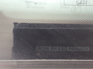 Mercedes Benz C-Class 206 (2021–2026) Tagumise külgukse kolmnurkklaas A2067303800 - 4