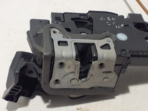 Mercedes Benz C-Class 206 (2021–2026) Esiukse lukk A0997204902 - 3