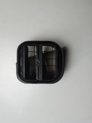   Rear wing ventilation grille 