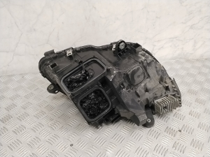 Mercedes Benz C-Class 205 (2014–2021) Esituli A2059069301 - 4