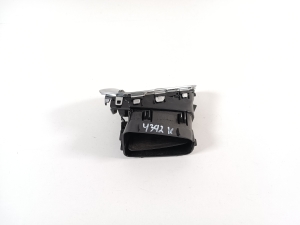 Citroen DS4 (2011–2018) Dashboard air vent grilles 9676609777 - 3