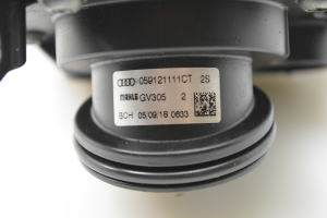 AUDI Q7 (2015–2026) Thermostat housing 059121111CT - 4