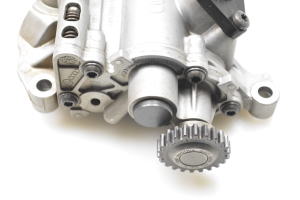 AUDI TT (2006–2014) Oil pump 06H115105A - 3