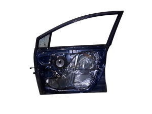 TOYOTA Corola Verso R1 (2004–2009) Priekšējās durvis un to detaļas 670010F010 - 3