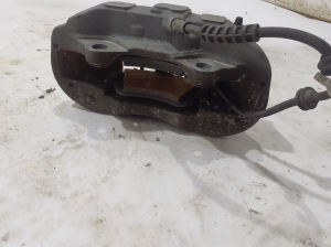 Mercedes Benz C-Class 206 (2021–2026) Eesmine pidurisadul A2064217900 - 2