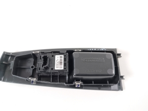 BMW 2 SERIES (F46) (2015–2026) Esiukse klaaslüliti 7333902 - 4