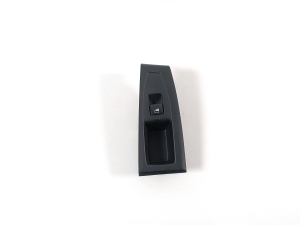   Rear side door window switch  - 7333901 