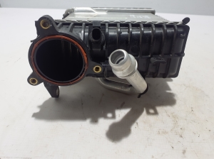 Mercedes Benz C-Class 206 (2021–2026) Vahejahuti radiaator A6540108902 - 3