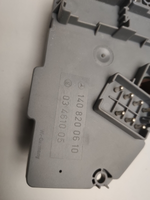 Mercedes Benz S-Class 140 (1991–1998) Front seat control unit 1408200610 - 3