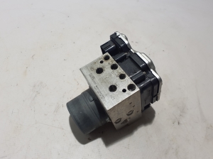 Mercedes Benz C-Class 206 (2021–2026) ABS plokk A2239002823 - 4