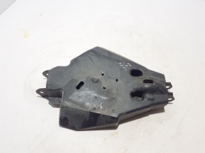 Mercedes Benz C-Class 206 (2021–2026) Tagumine õõtshoob A2063520100 - 2