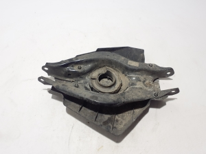 Mercedes Benz C-Class 206 (2021–2026) Tagumine õõtshoob A2063520100 - 3