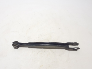 Mercedes Benz C-Class 206 (2021–2026) Tagumine õõtshoob A2063507300 - 3