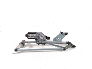 BMW 2 SERIES (F46) (2015–2026) Windshield wiper mechanism and its parts - 2