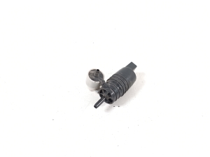 BMW 2 SERIES (F46) (2015–2026) Front windshield washer pump 7388349 - 3