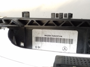 Mercedes Benz B-Class 246 (2011–2017) Rear side door exterior handle and its parts A2047602834 - 4