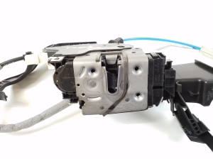 Mercedes Benz B-Class 246 (2011–2017) Front door lock A1667200435 - 4