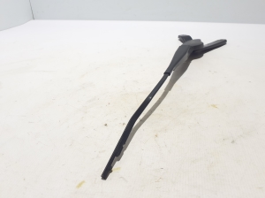 Mercedes Benz C-Class 206 (2021–2026) Esiklaasi puhasti hoob A2068201100 - 4