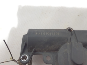 Mercedes Benz C-Class 206 (2021–2026) Summuti muu osa A2139062306 - 3