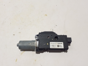   Katuseluugi mootor  - A2239006626 