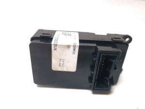 Kia Sorento (2014–2026) Front door glass switch 93575C5020WK - 4