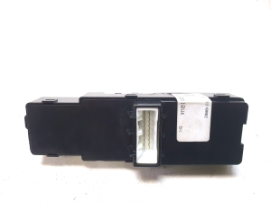 Kia Sorento (2014–2026) Rear window opening switch 93580C5110WK - 2