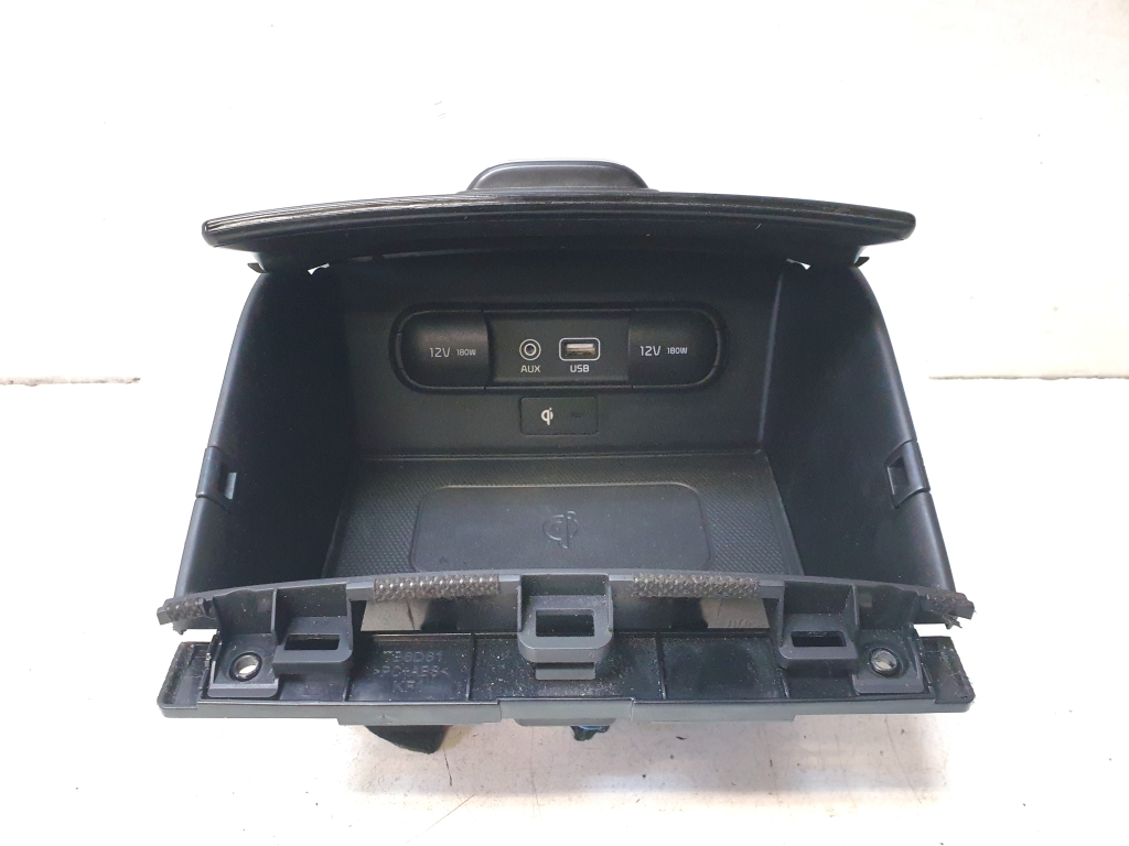 Kia Sorento (2014–2026) Sonstiges Teil der Mittelkonsole 84680C5AA0 Kia Sorento (2014–2026) Sonstiges Teil der Mittelkonsole 84680C5AA0