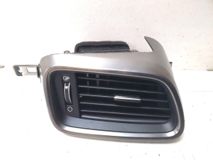Dashboard air vent grilles - 97490C5000