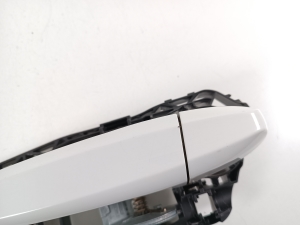 BMW 2 SERIES (F46) (2015–2026) Rear side door exterior handle and its parts - 2