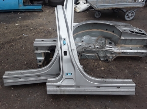Mercedes Benz C-Class 206 (2021–2026) B-Säule A2066308201 - 2