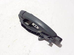 Opel Combo E (2018–2026) Front door external opening handle and its details - 2
