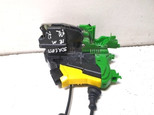 Kia Sorento (2014–2026) Front door lock 81320C5010 - 3