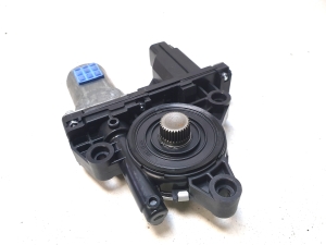 Kia Sorento (2014–2026) Front door window regulator motor 82460C5120 - 2