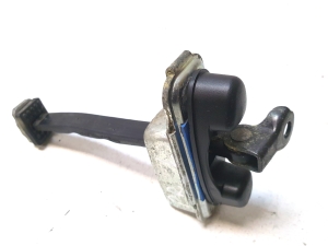 Kia Sorento (2014–2026) Front door check - 2