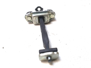 Kia Sorento (2014–2026) Rear side door opening limiter - 4