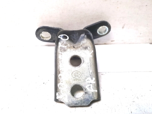 Kia Sorento (2014–2026) Front door lower hinge 1120102 - 3