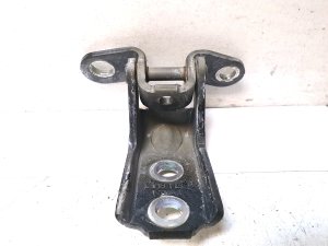 Kia Sorento (2014–2026) Front door top hinge 1120102 - 2