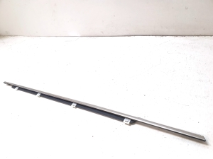 Kia Sorento (2014–2026) Rear side door outer window molding - 2