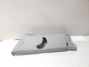 Interior trim of the rear strut - 85860C5000