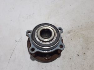 VOLVO XC40 (2017–2026) Front hub bearing 32329657 - 3