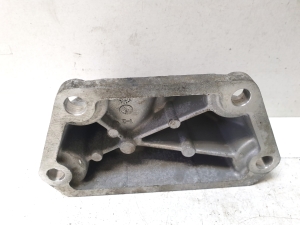 Kia Sorento (2014–2026) Motorhalter - 2